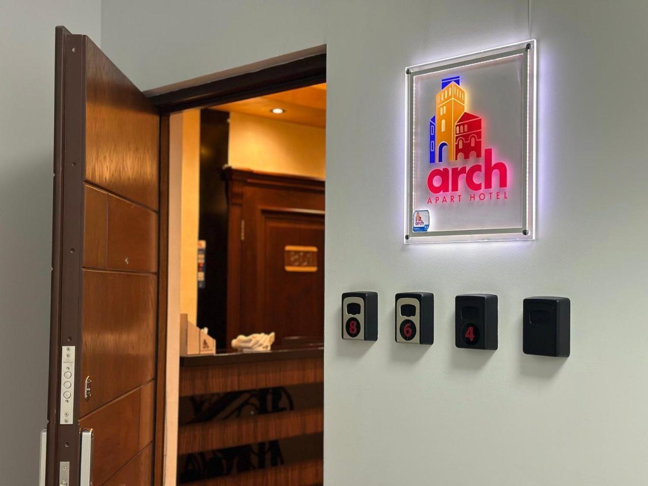 Arch Apart Hotel Erevan Esterno foto